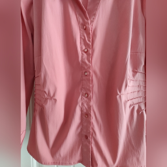 🌸4/$20🌸 Woman's coral button down top blouse Size 1x - Picture 2 of 6
